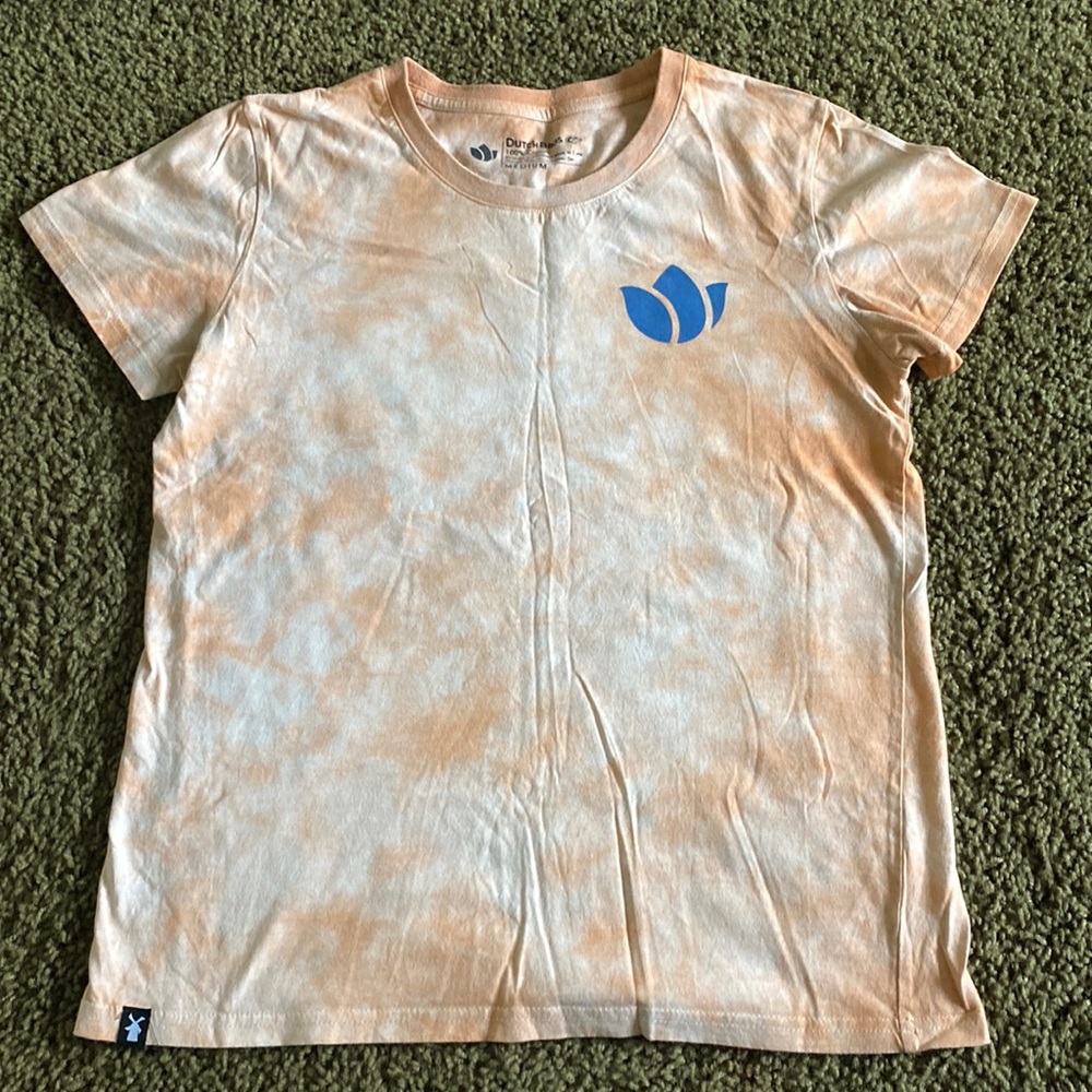 Dutch bros women’s tee